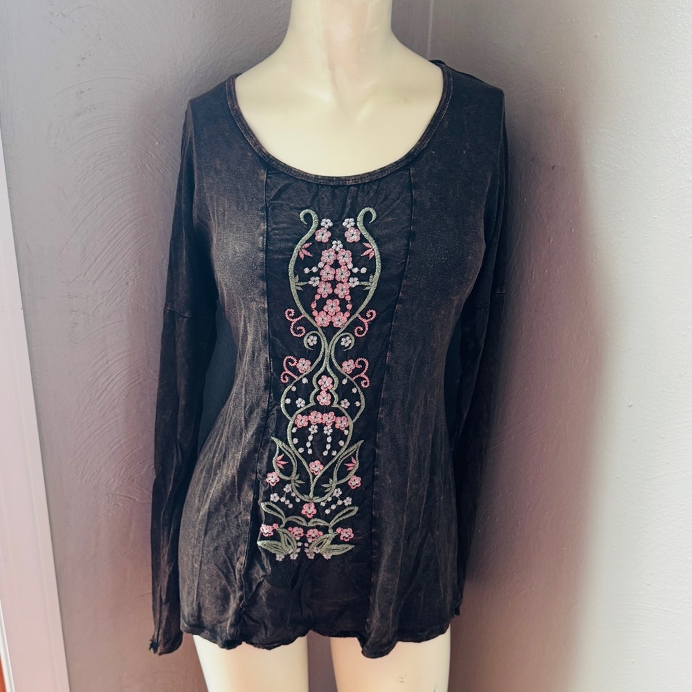 T*party top size small brown embroidered